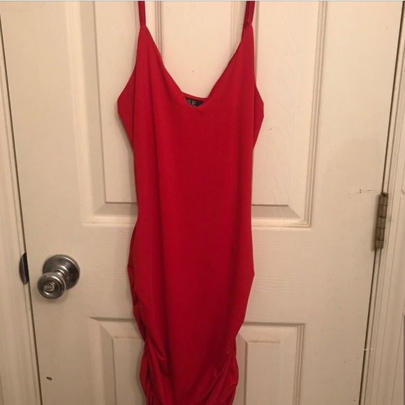 Red bodycon dress 💖 - Picture 3 of 3